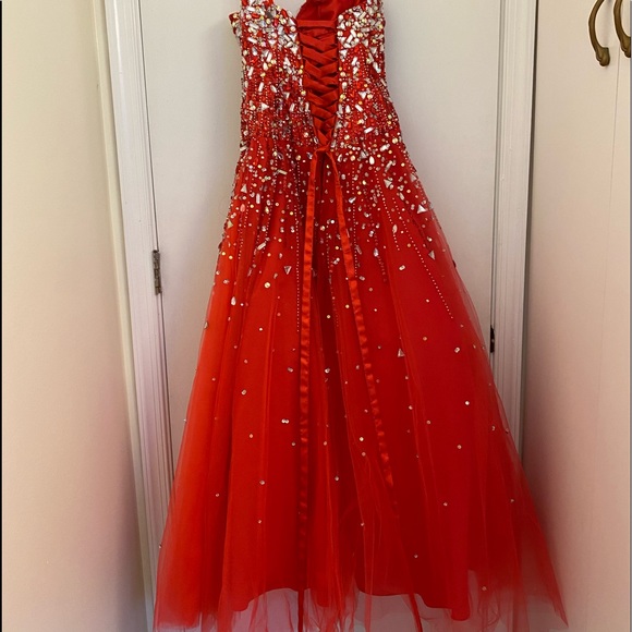 Beautiful. Only worn 1 hour. - Picture 3 of 5